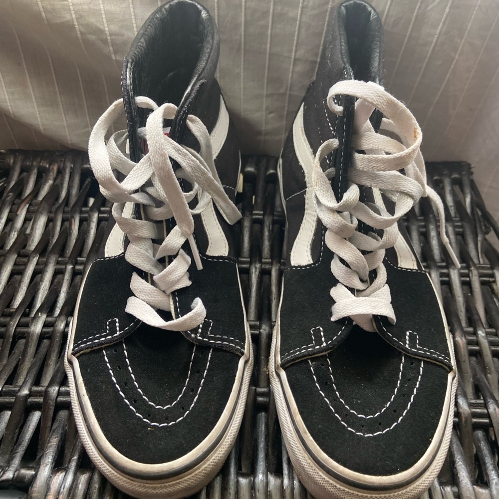 Women’s- Vans Sk8-Hi